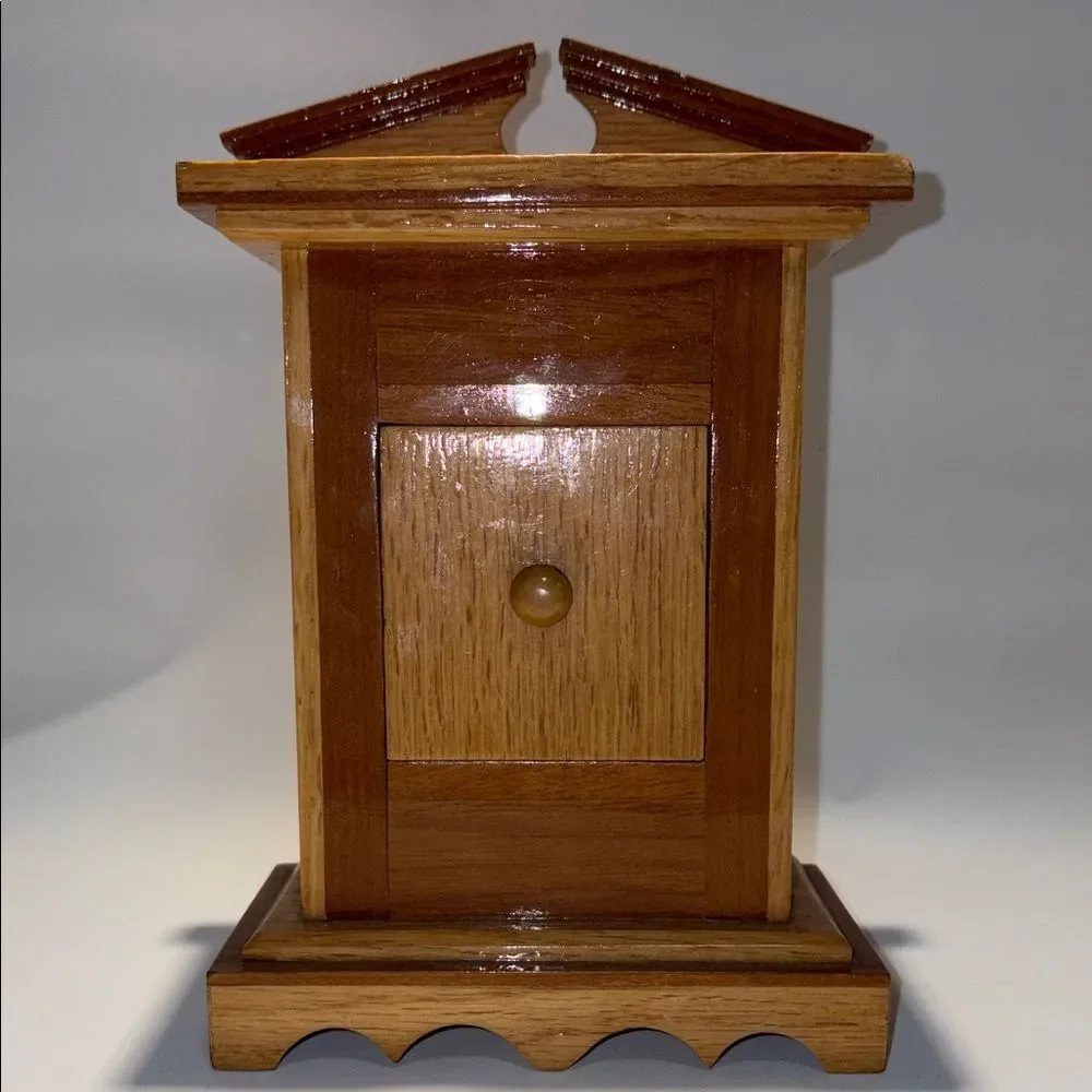 Elegant Brown Wooden Mantel Clock